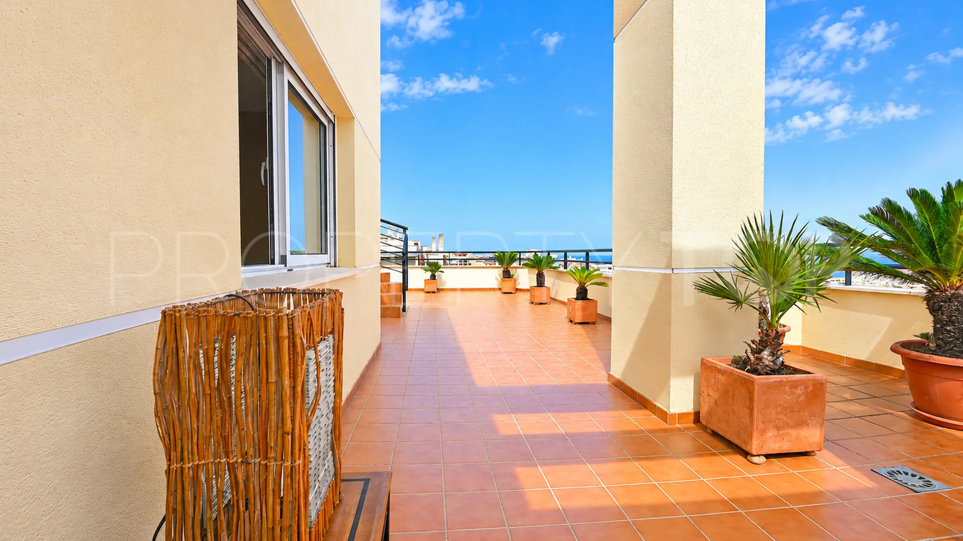 For sale 4 bedrooms penthouse in Torremolinos