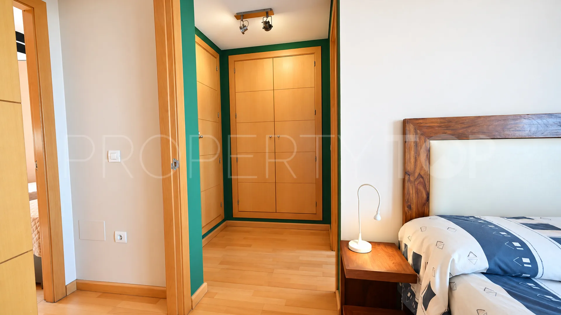 For sale 4 bedrooms penthouse in Torremolinos
