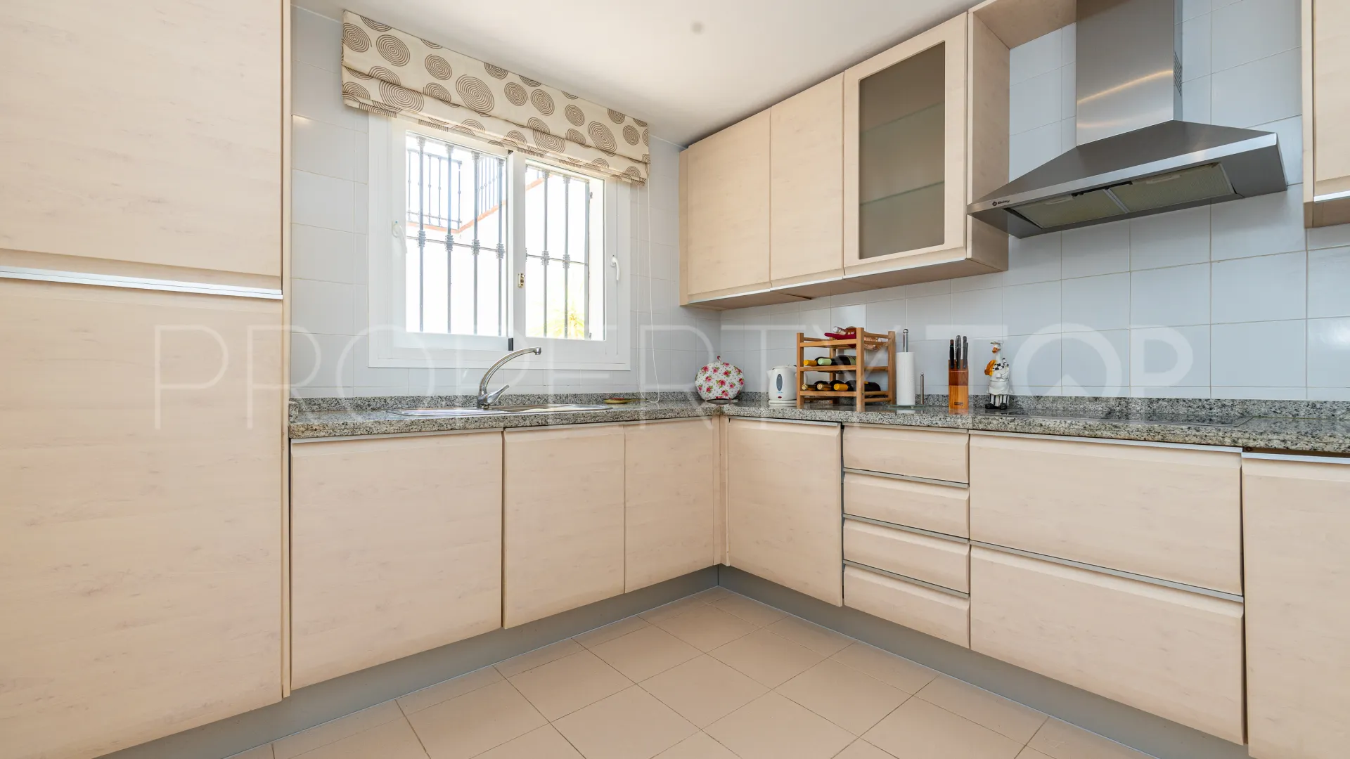 2 bedrooms ground floor apartment in Calahonda for sale