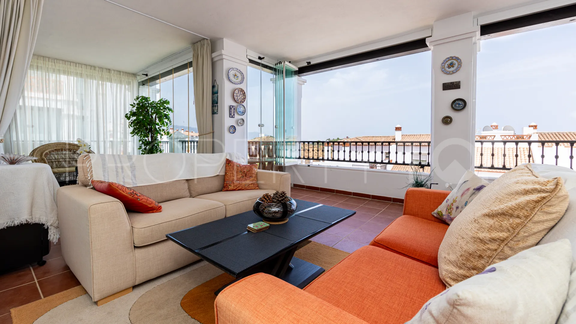 2 bedrooms ground floor apartment in Calahonda for sale