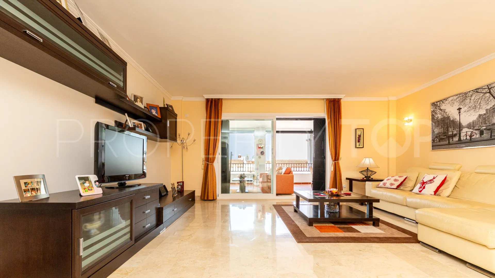 2 bedrooms ground floor apartment in Calahonda for sale