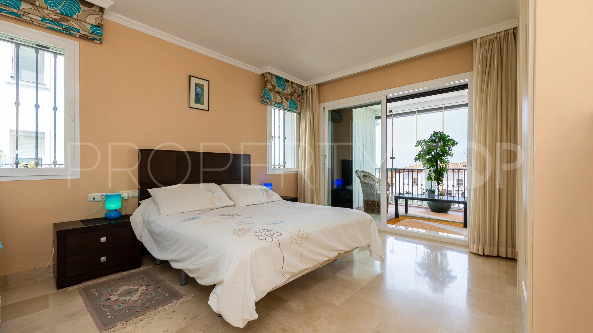 2 bedrooms ground floor apartment in Calahonda for sale