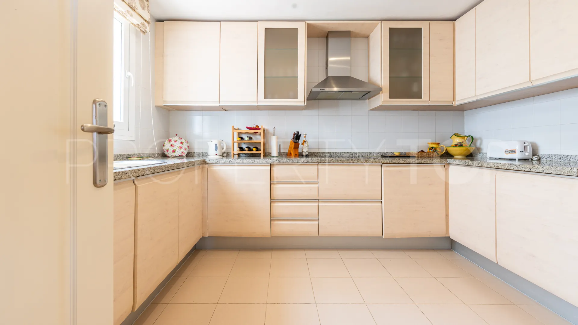 2 bedrooms ground floor apartment in Calahonda for sale