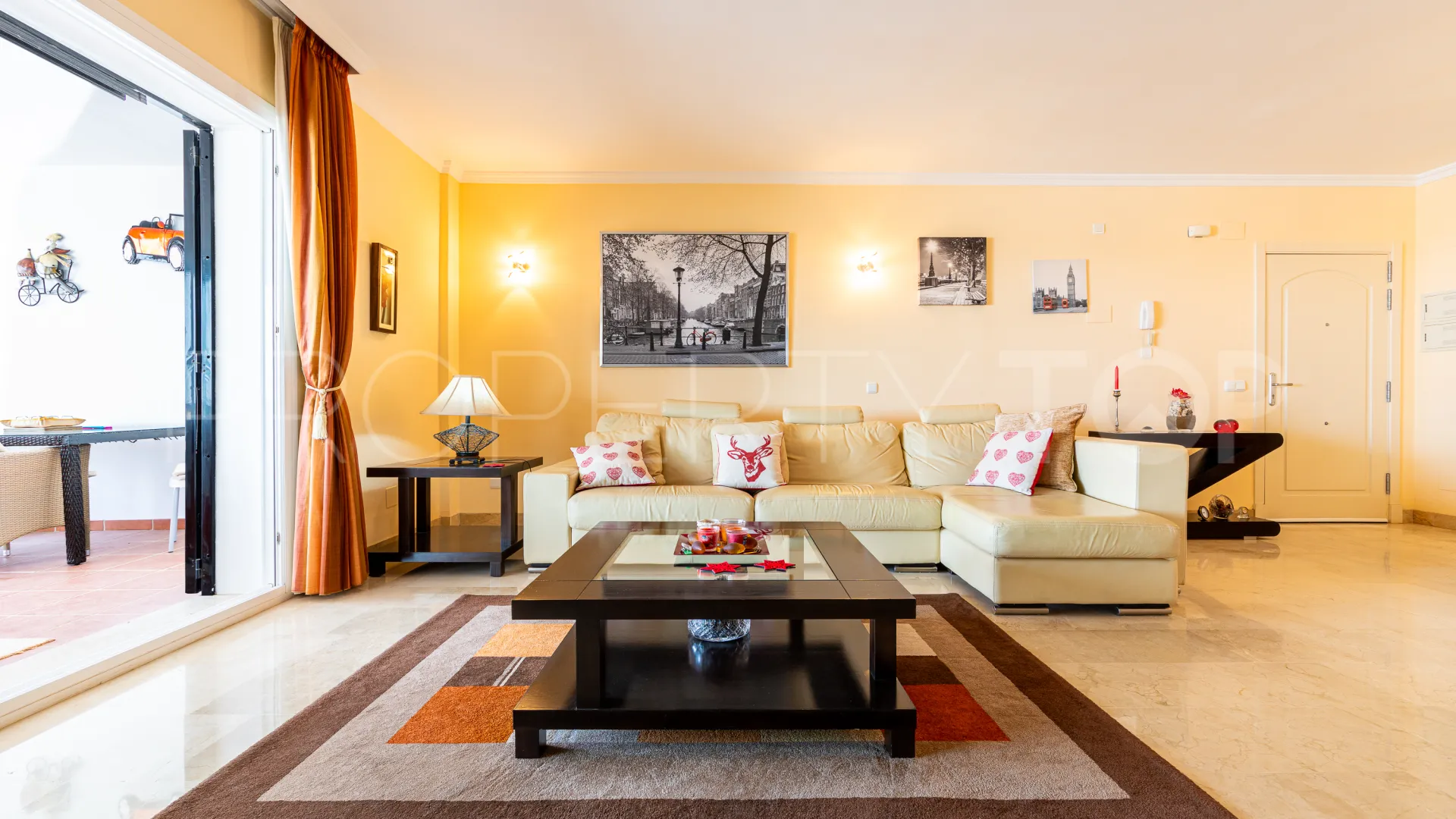 2 bedrooms ground floor apartment in Calahonda for sale