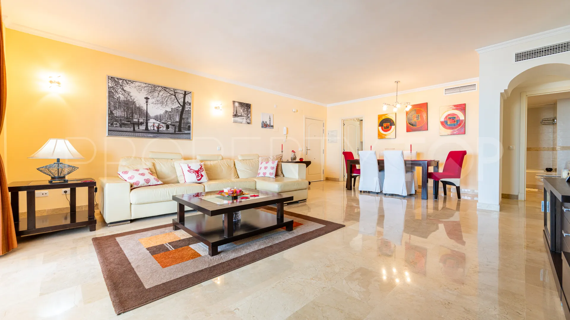 2 bedrooms ground floor apartment in Calahonda for sale