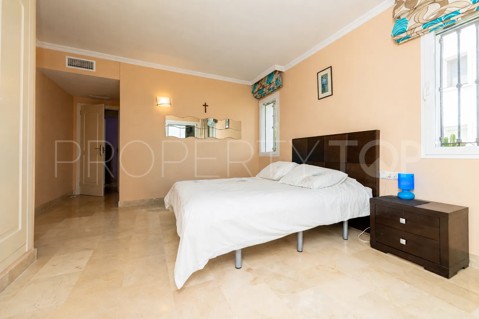 2 bedrooms ground floor apartment in Calahonda for sale
