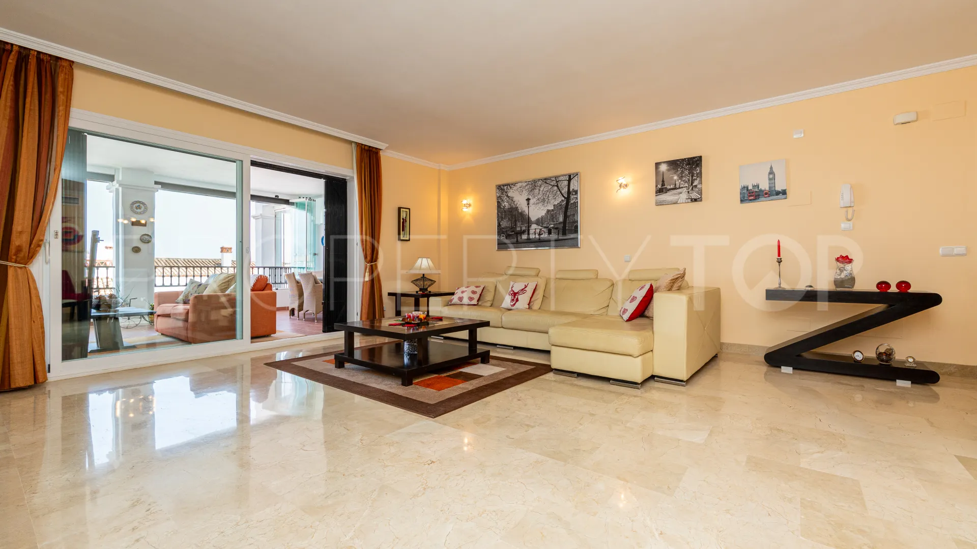 2 bedrooms ground floor apartment in Calahonda for sale