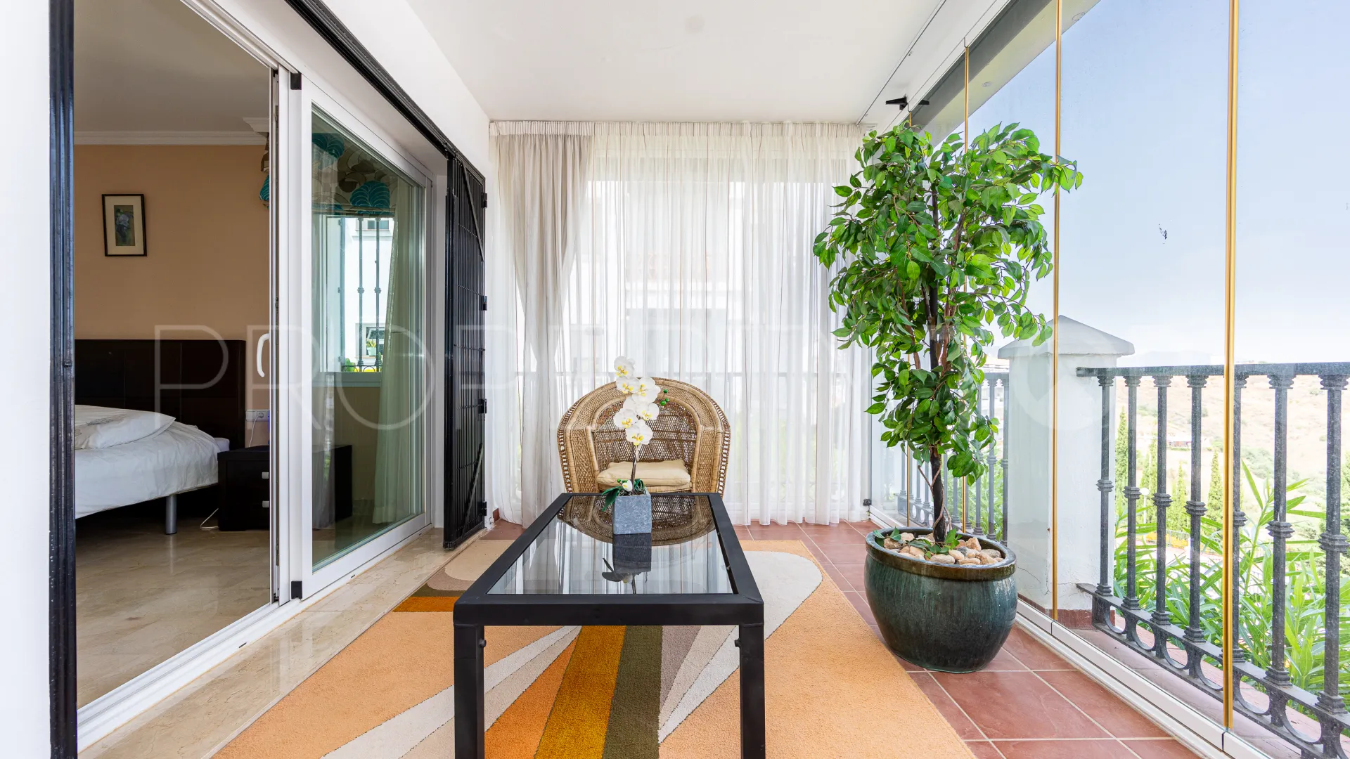 2 bedrooms ground floor apartment in Calahonda for sale