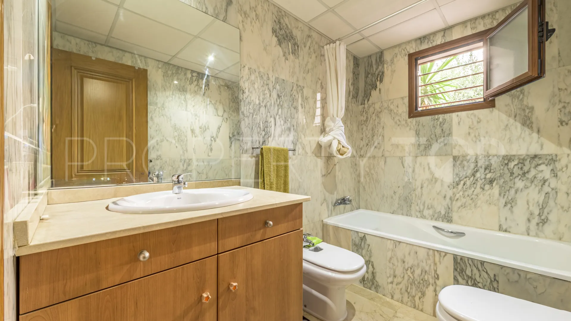 Ground floor apartment with 2 bedrooms for sale in Mijas Costa