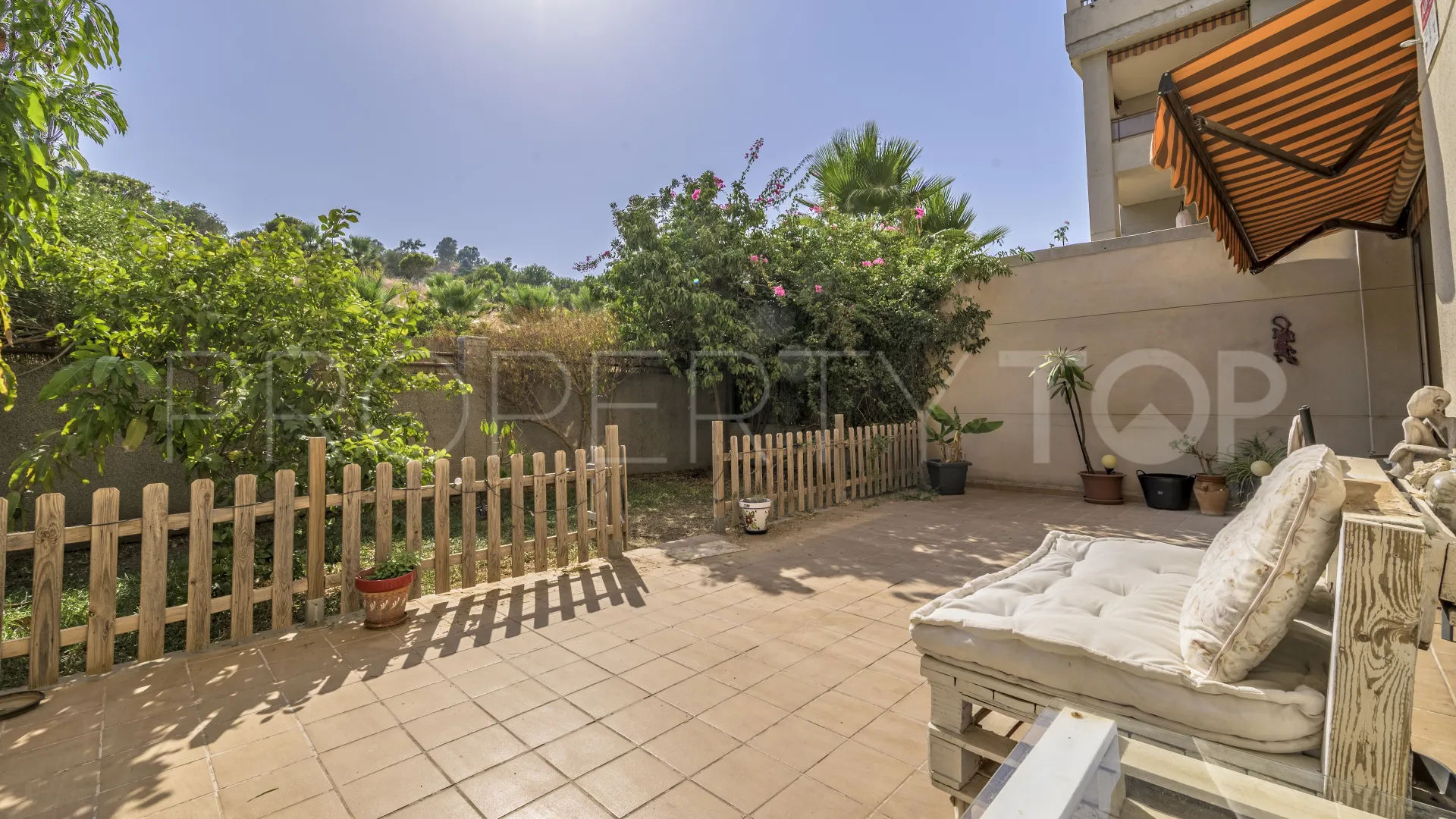 Ground floor apartment with 2 bedrooms for sale in Mijas Costa