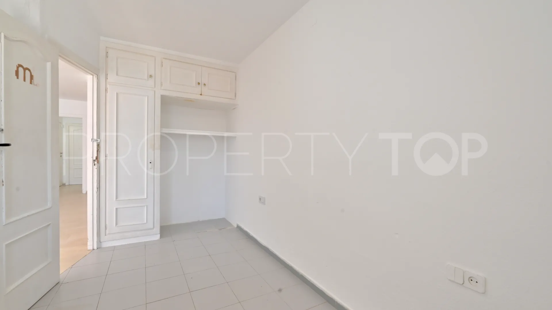 Calahonda, apartamento planta baja con 2 dormitorios en venta