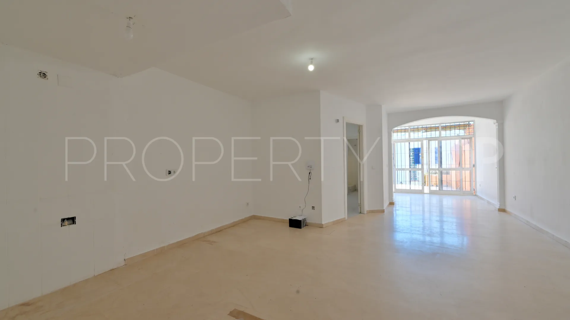 Calahonda, apartamento planta baja con 2 dormitorios en venta