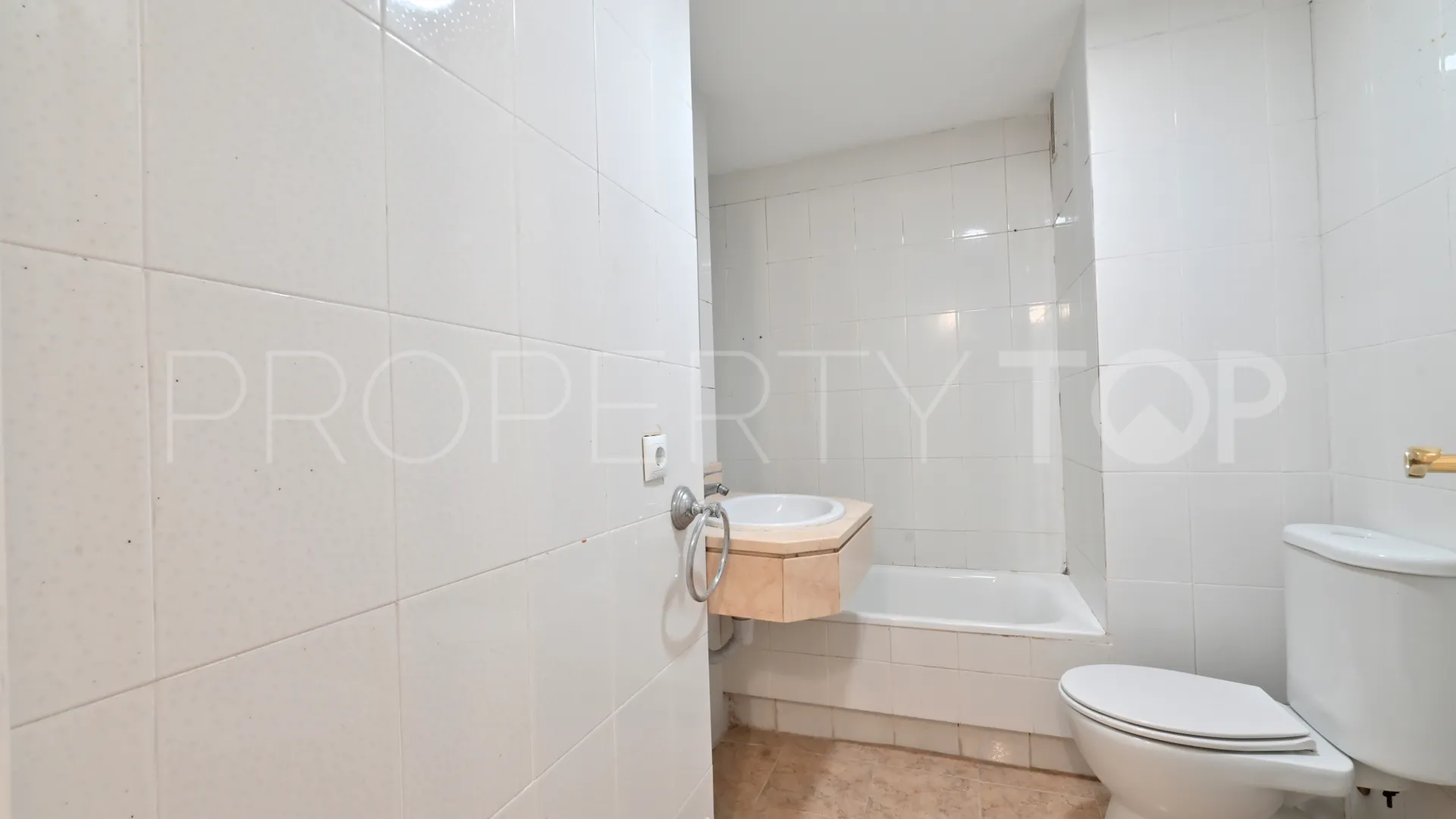 Calahonda, apartamento planta baja con 2 dormitorios en venta