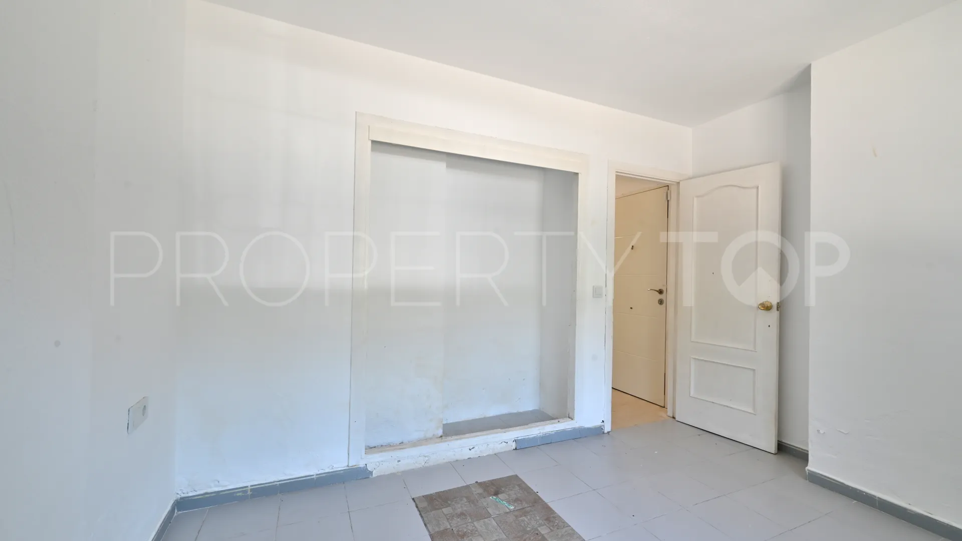 Calahonda, apartamento planta baja con 2 dormitorios en venta
