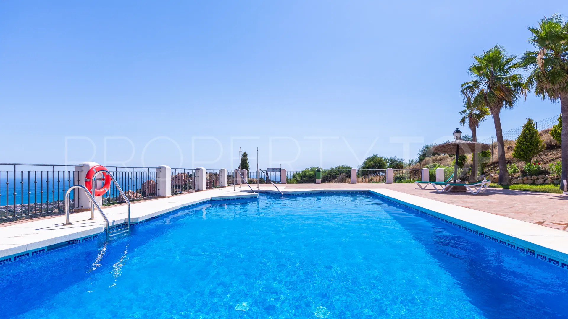Comprar apartamento en Calahonda