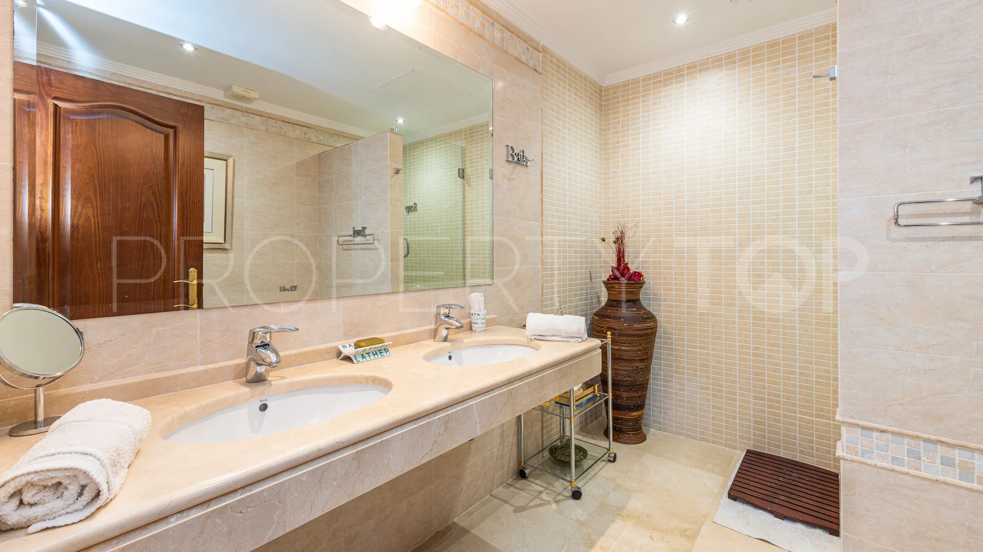 Villa a la venta en La Cala Golf Resort
