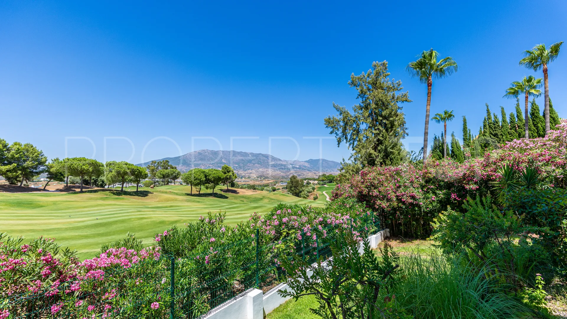 Villa a la venta en La Cala Golf Resort