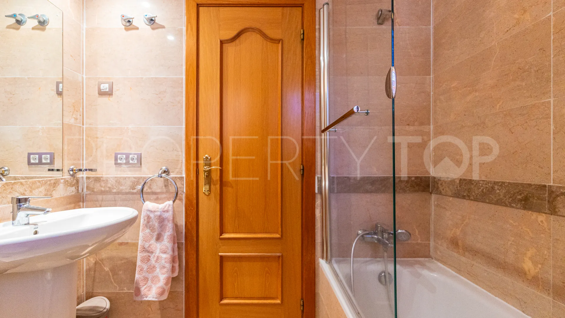 For sale 3 bedrooms ground floor apartment in Riviera del Sol