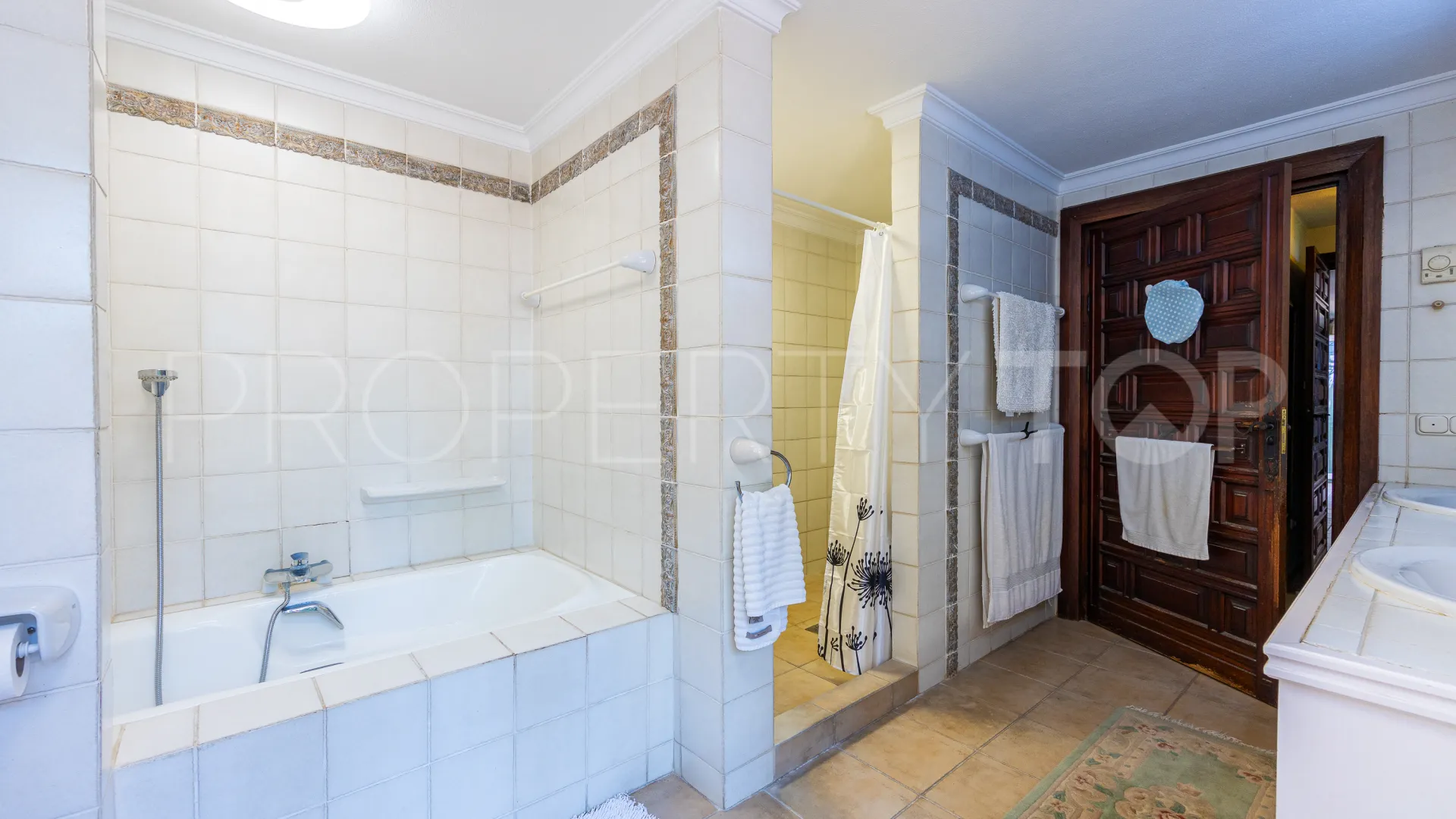 Villa en venta en El Chaparral