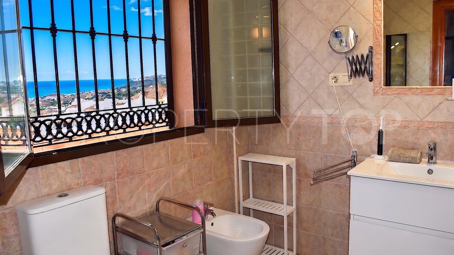 Villa con 3 dormitorios en venta en Benalmadena Centro