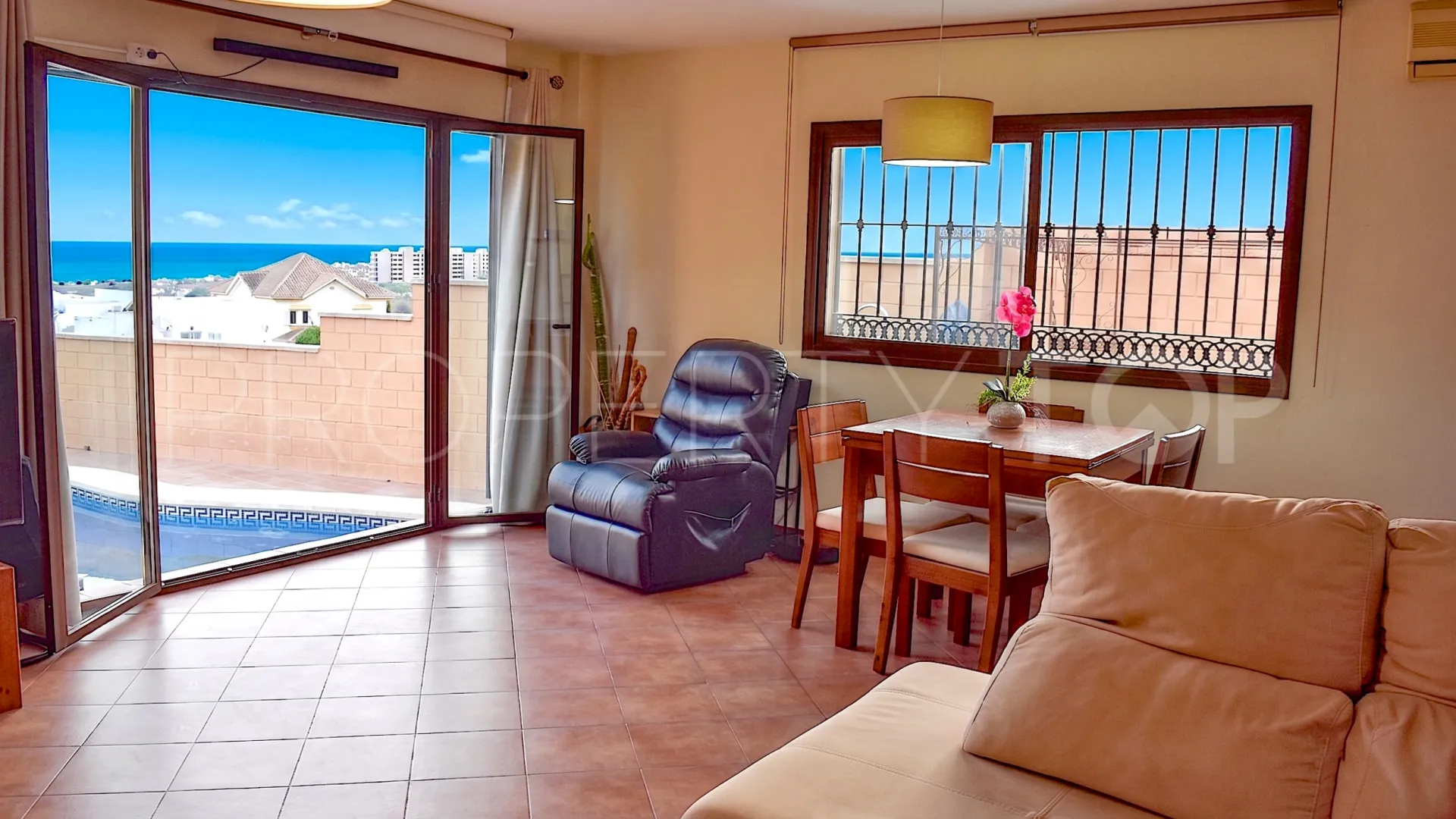 Villa con 3 dormitorios en venta en Benalmadena Centro