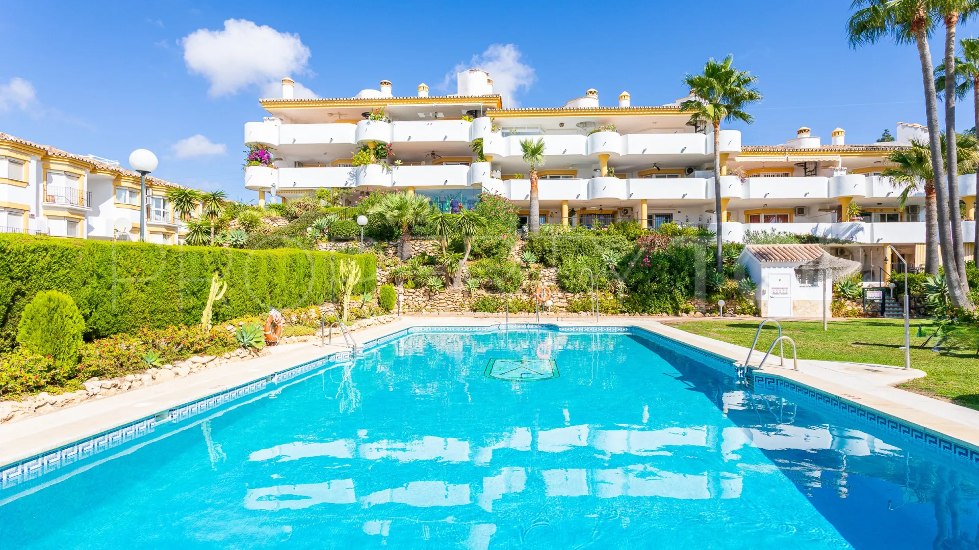 Ground floor apartment for sale in Calahonda