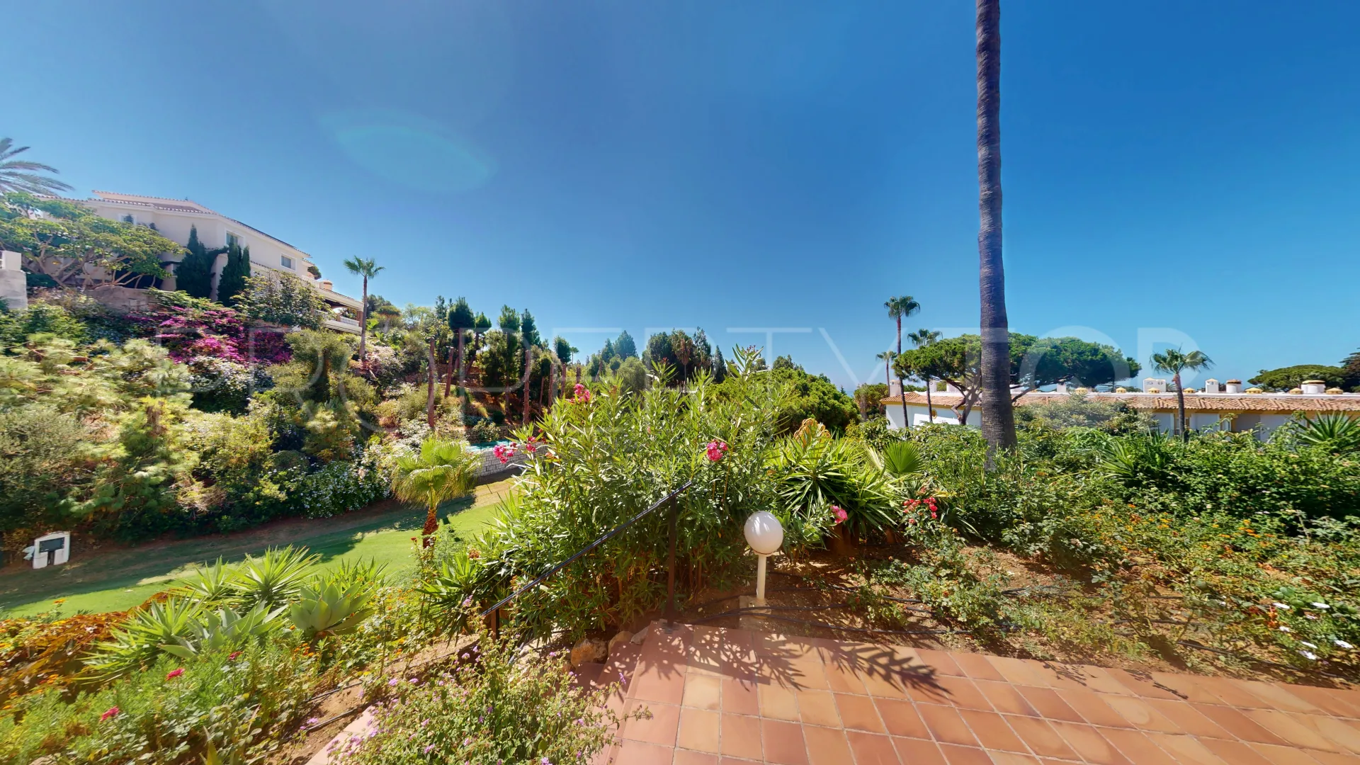Ground floor apartment for sale in Calahonda