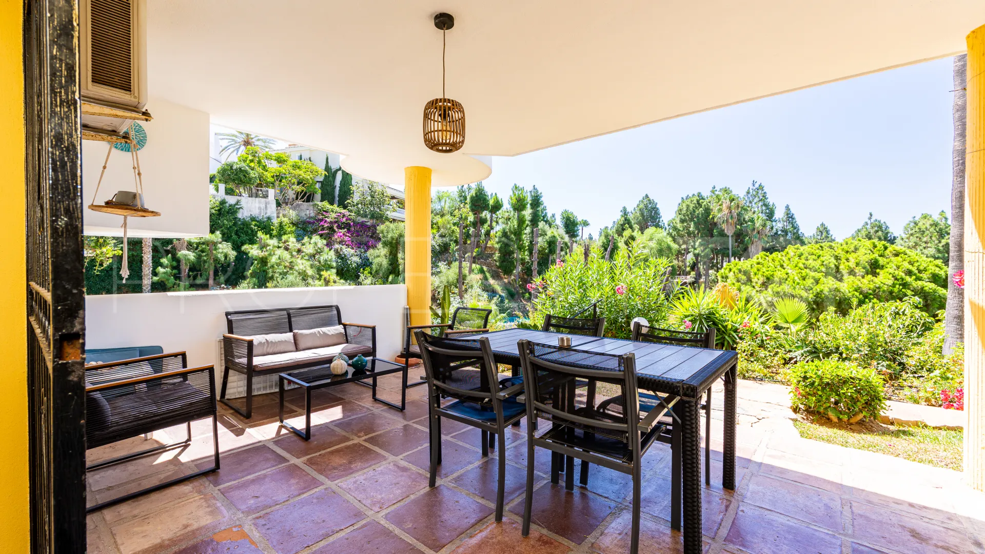 Ground floor apartment for sale in Calahonda