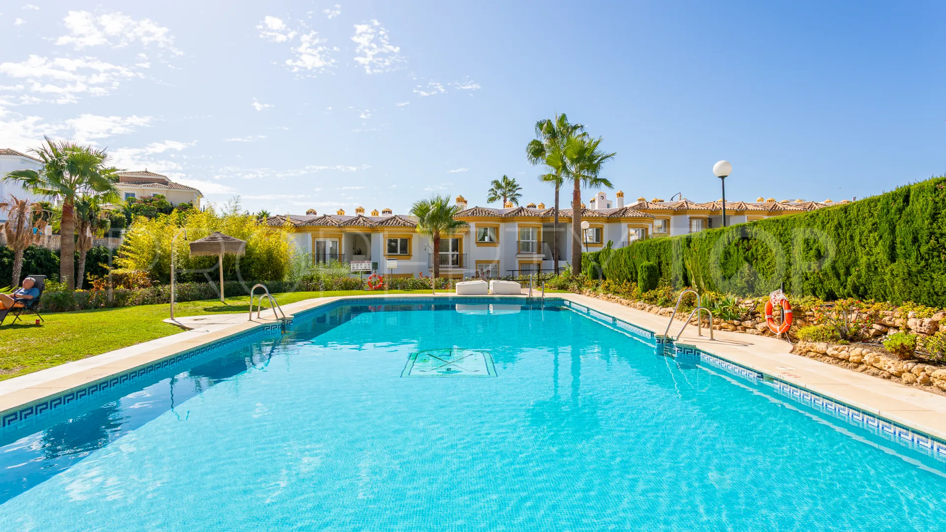 Ground floor apartment for sale in Calahonda