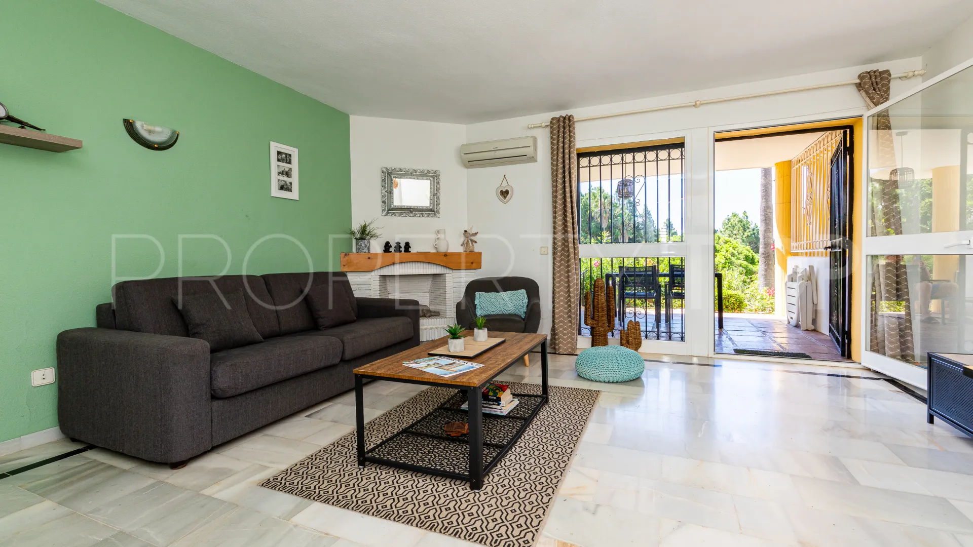Ground floor apartment for sale in Calahonda