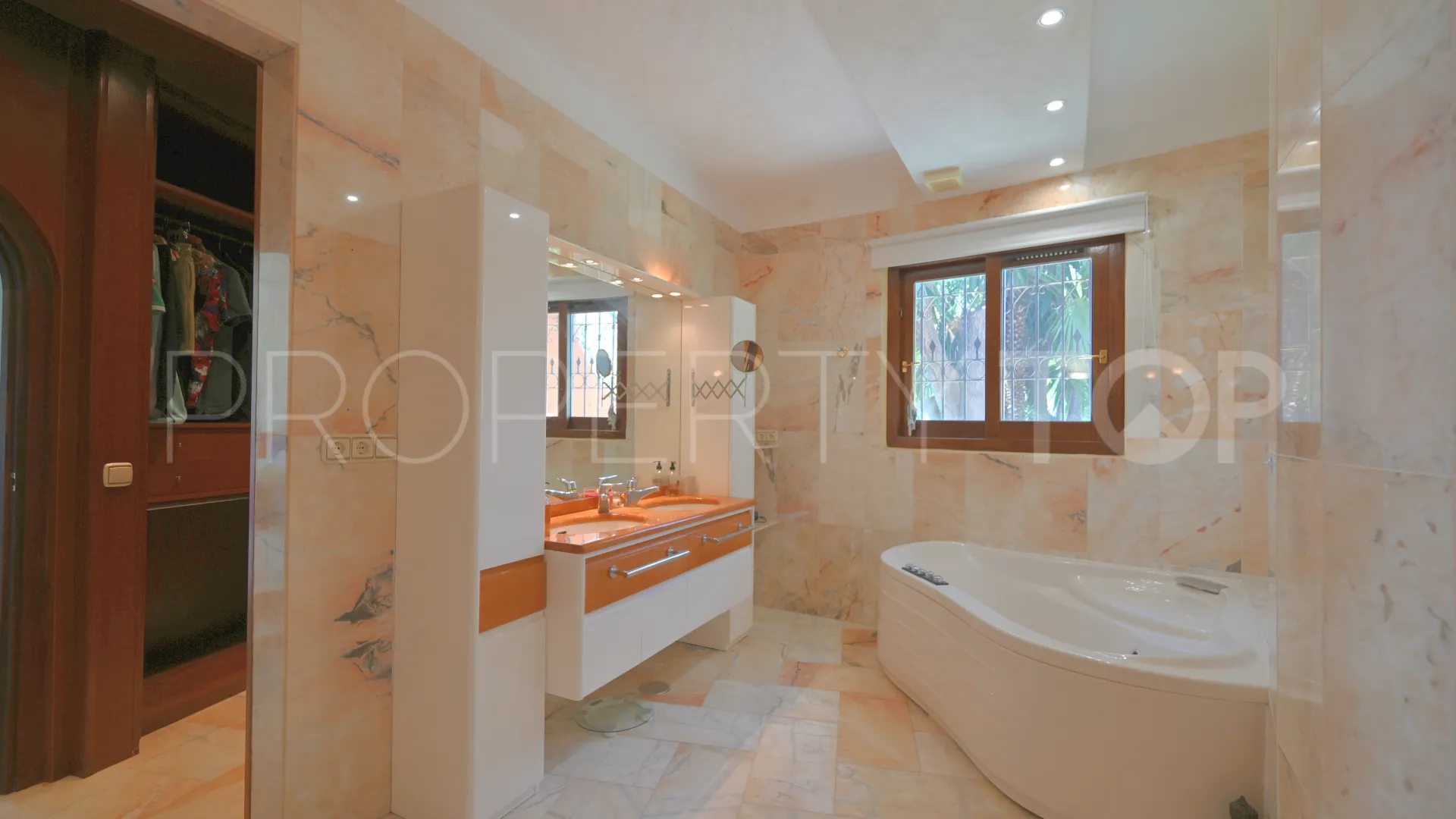 Villa with 6 bedrooms for sale in Mijas Pueblo