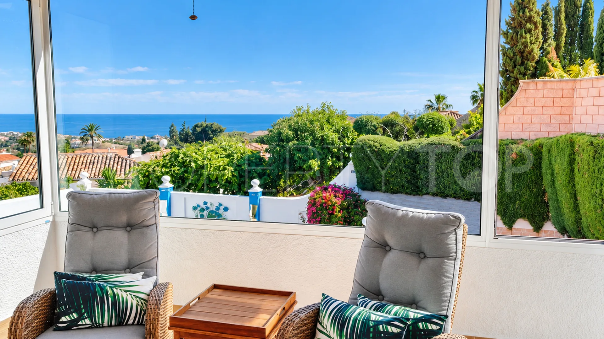 Villa a la venta con 4 dormitorios en Benalmadena Centro