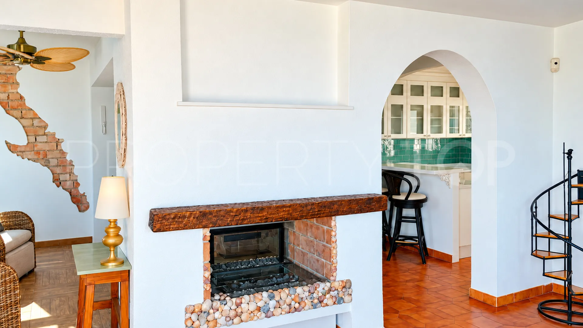 Villa a la venta con 4 dormitorios en Benalmadena Centro