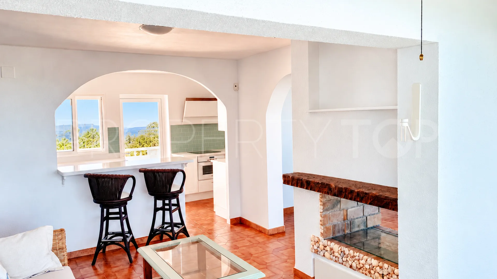 Villa a la venta con 4 dormitorios en Benalmadena Centro
