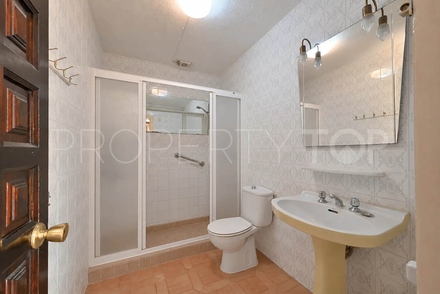 For sale Calahonda town house with 2 bedrooms