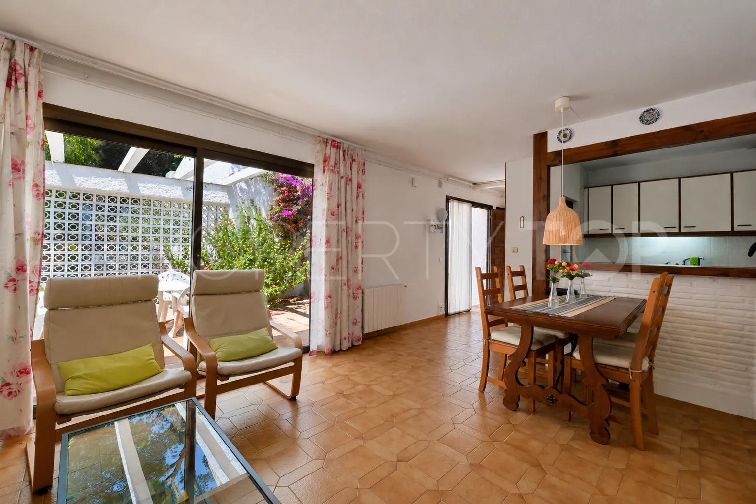 For sale Calahonda town house with 2 bedrooms