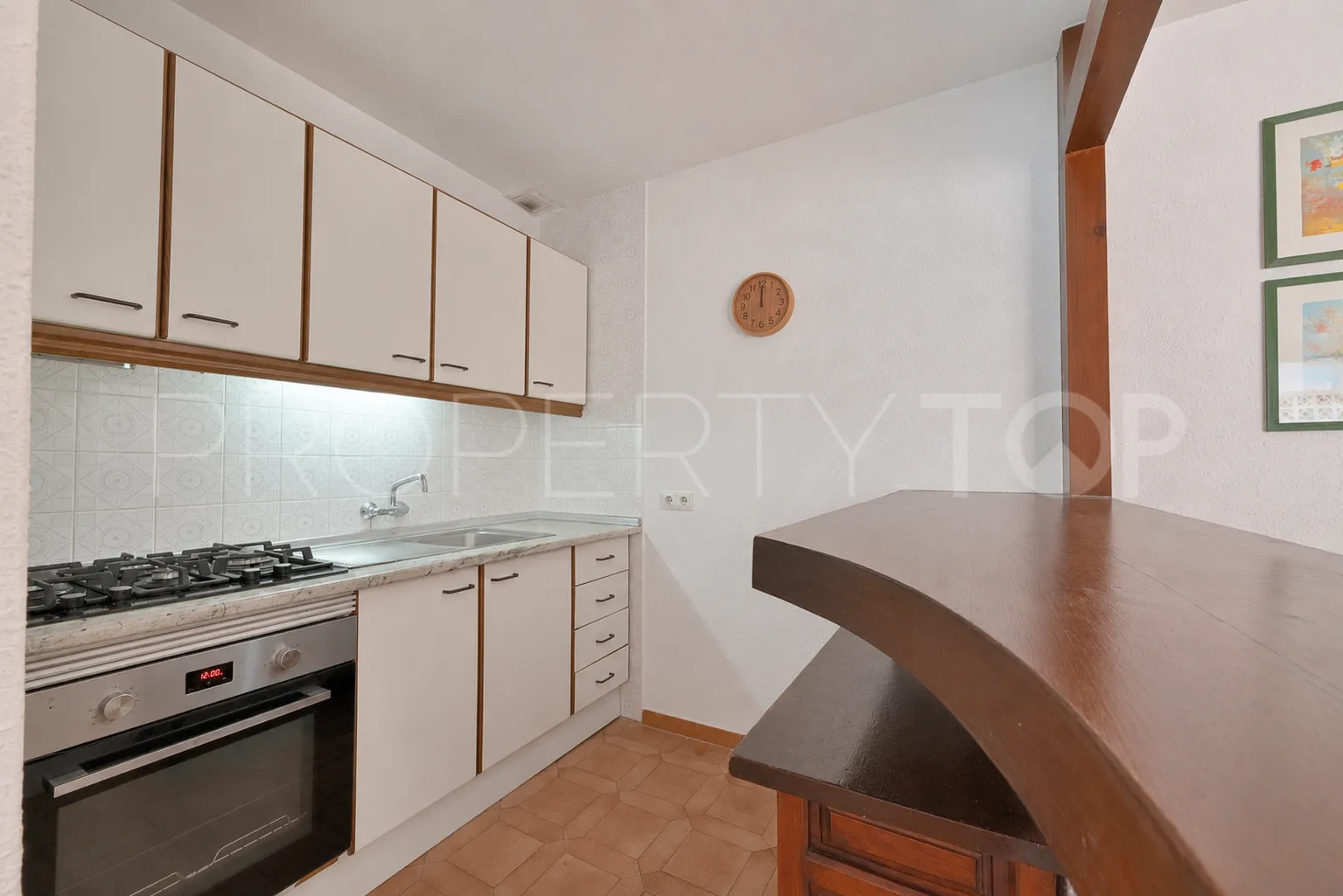 For sale Calahonda town house with 2 bedrooms