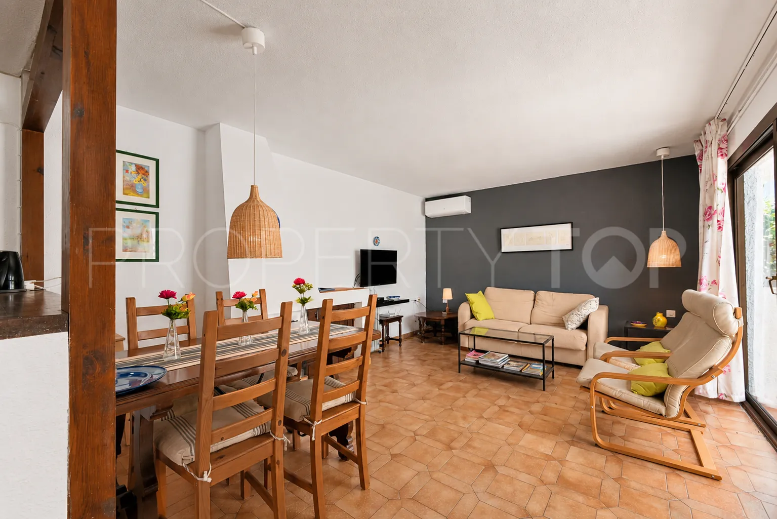For sale Calahonda town house with 2 bedrooms