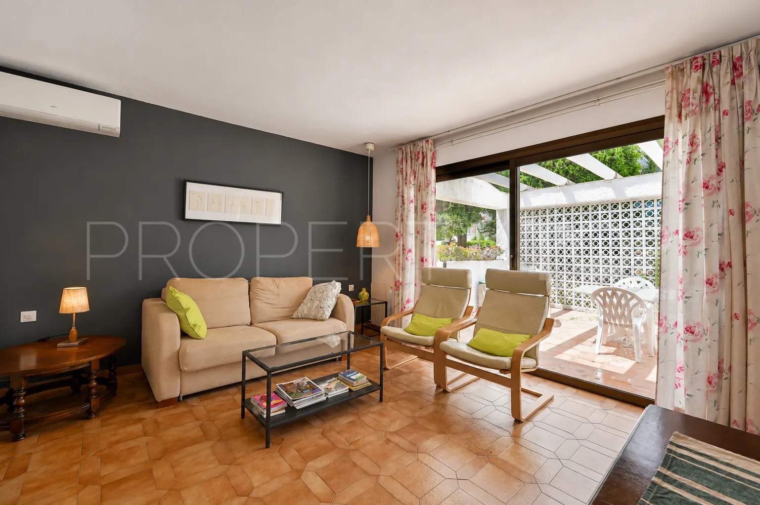 For sale Calahonda town house with 2 bedrooms