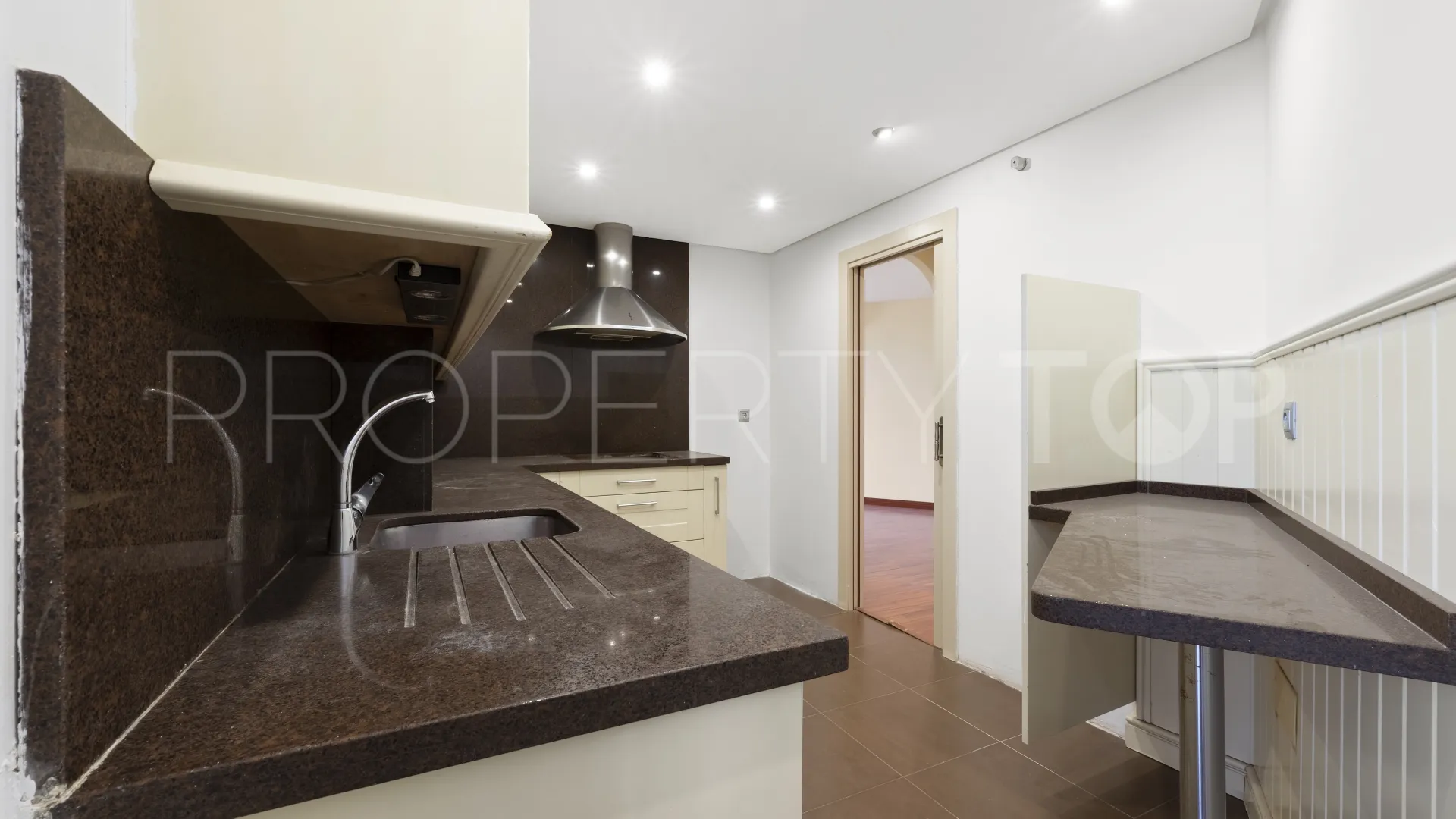 For sale 3 bedrooms apartment in Benalmadena Costa