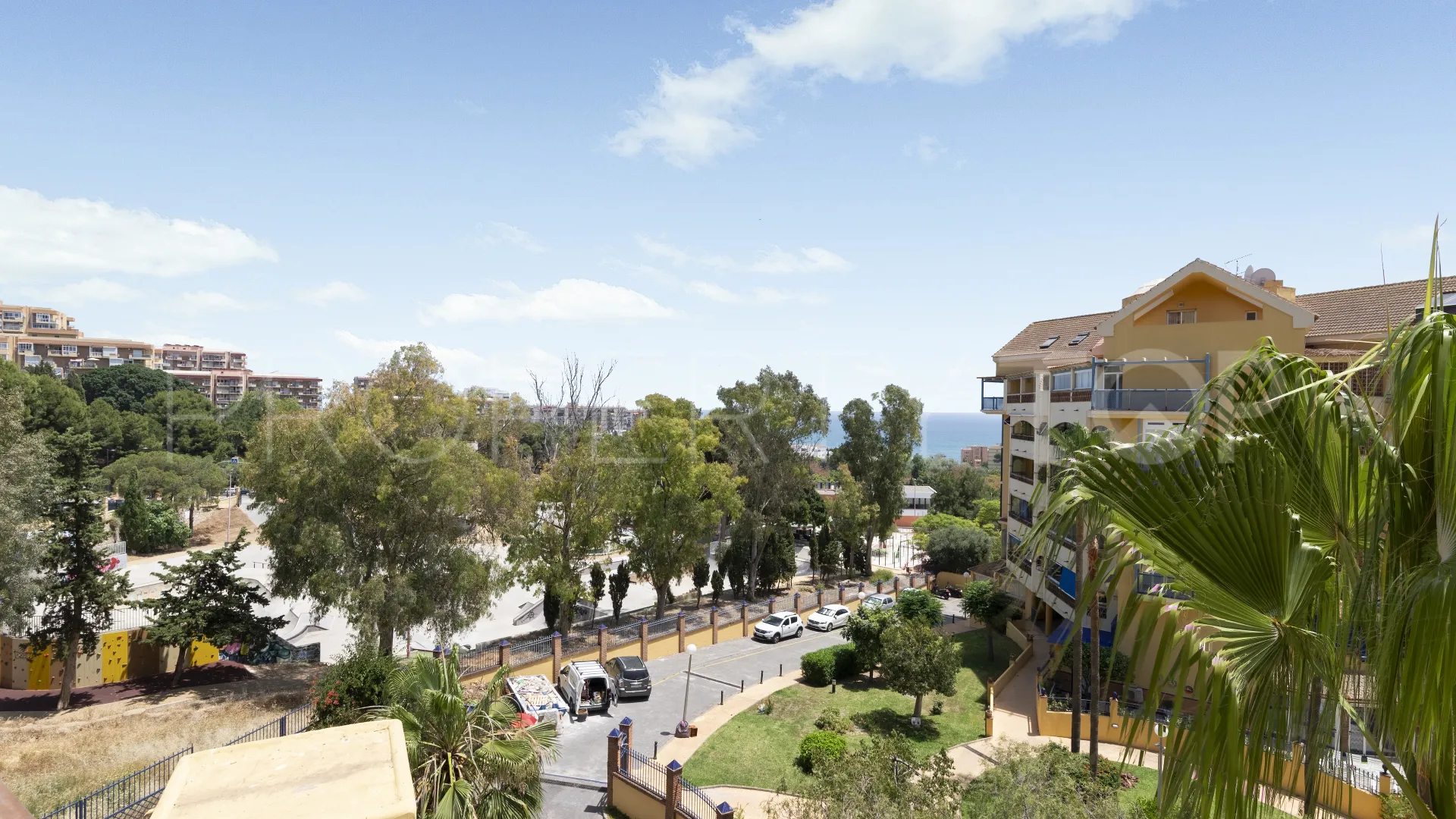 For sale 3 bedrooms apartment in Benalmadena Costa