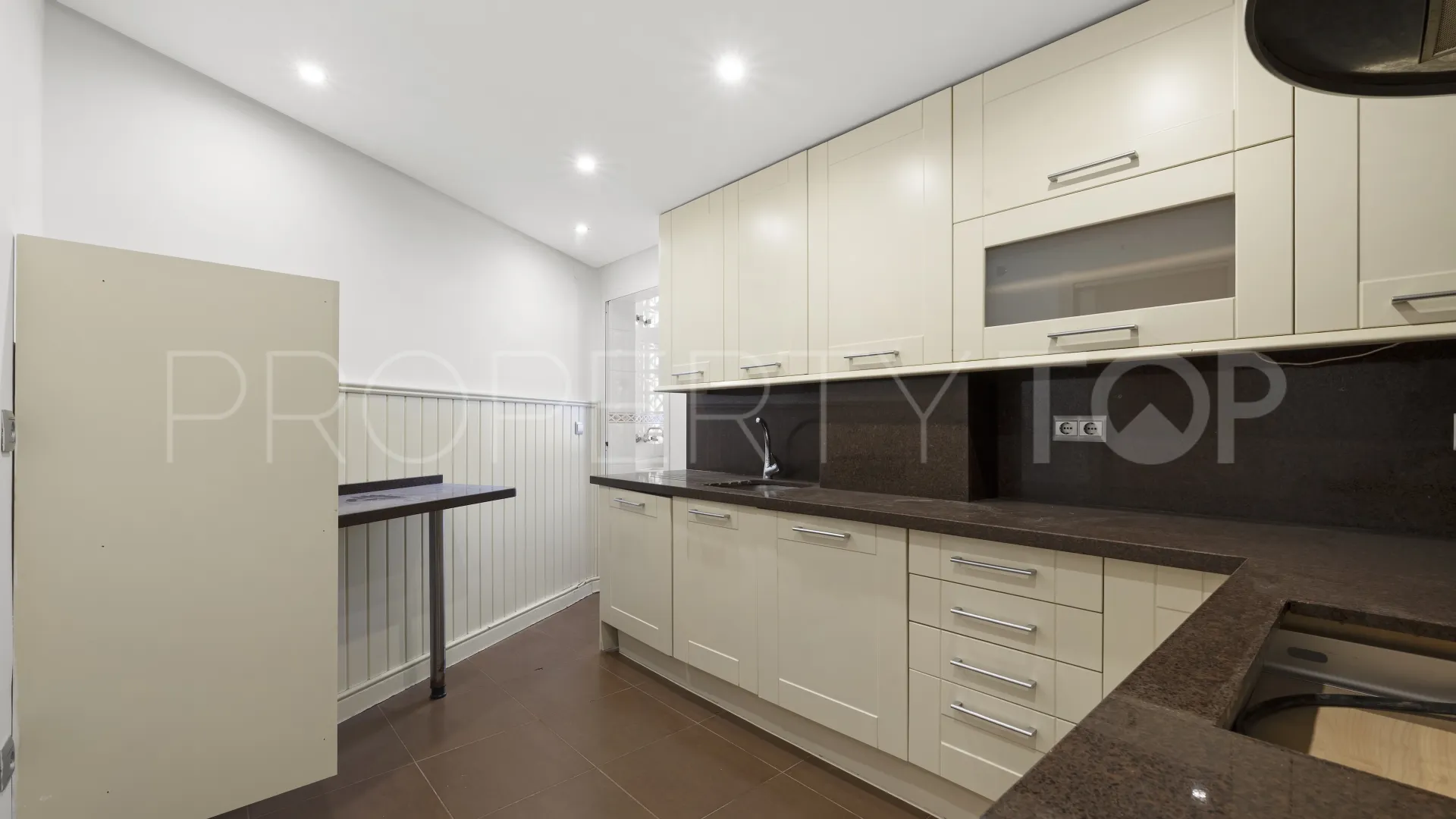 For sale 3 bedrooms apartment in Benalmadena Costa