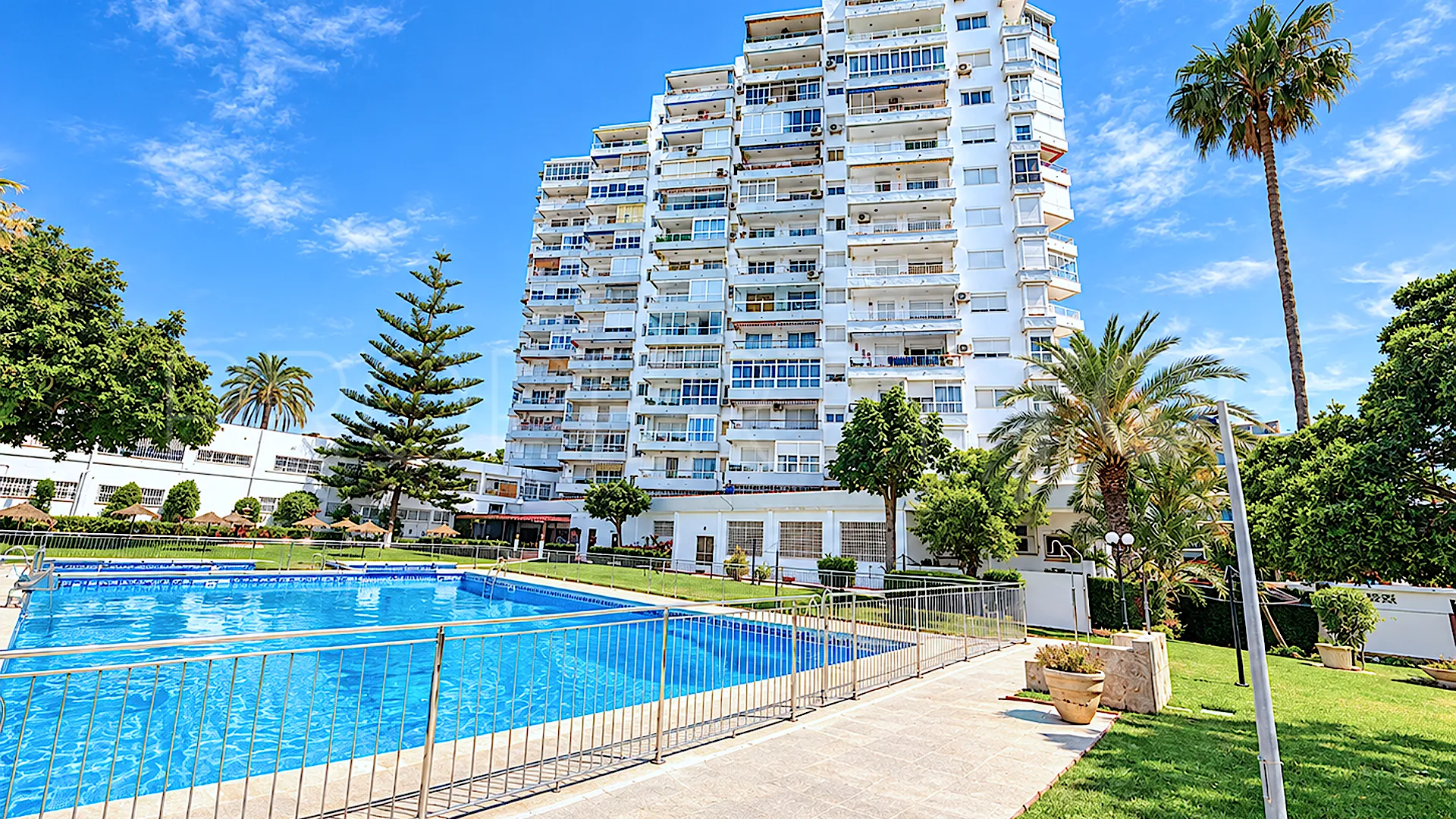 Apartamento con 1 dormitorio en venta en Benalmadena