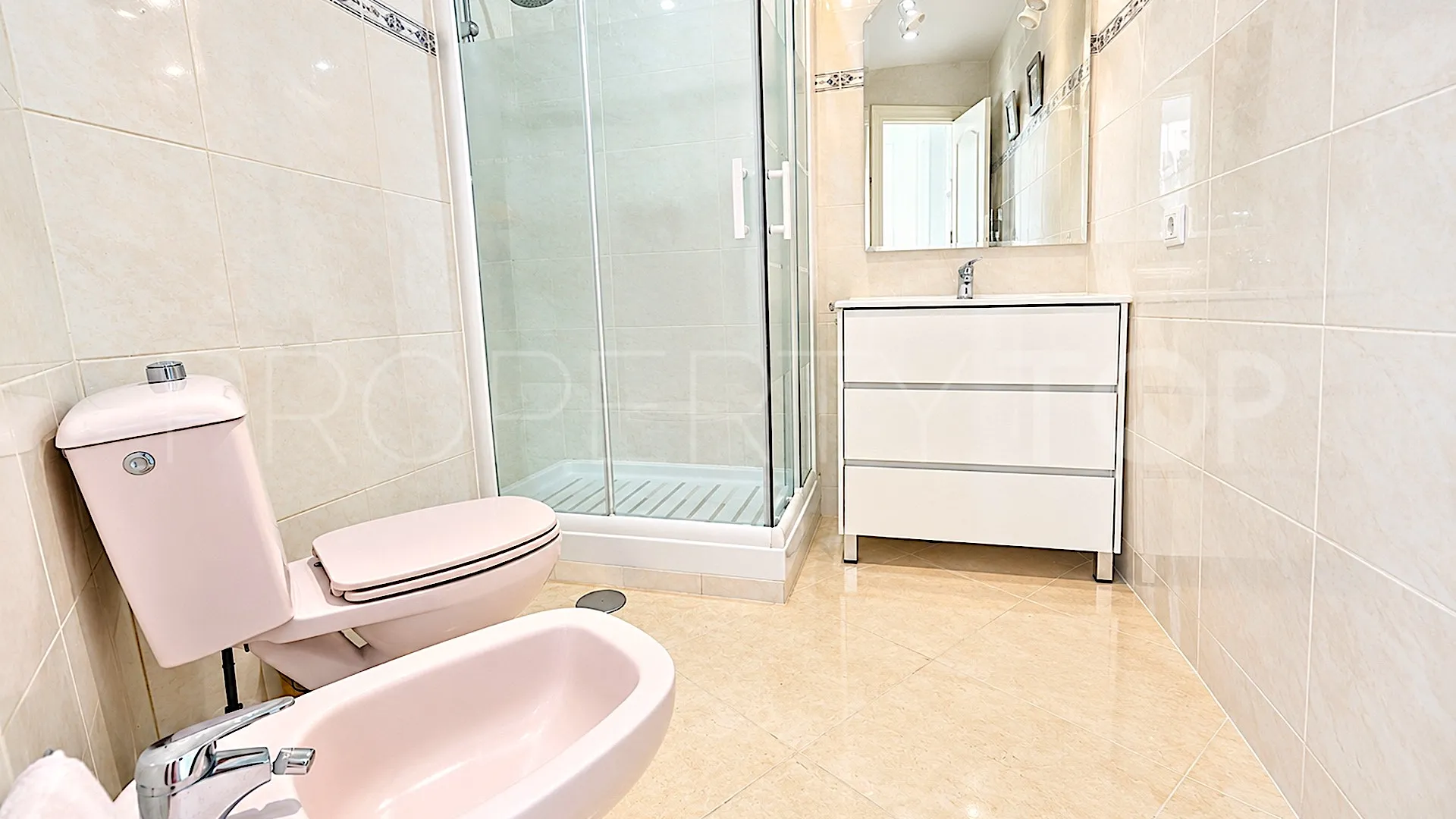 Apartamento con 1 dormitorio en venta en Benalmadena