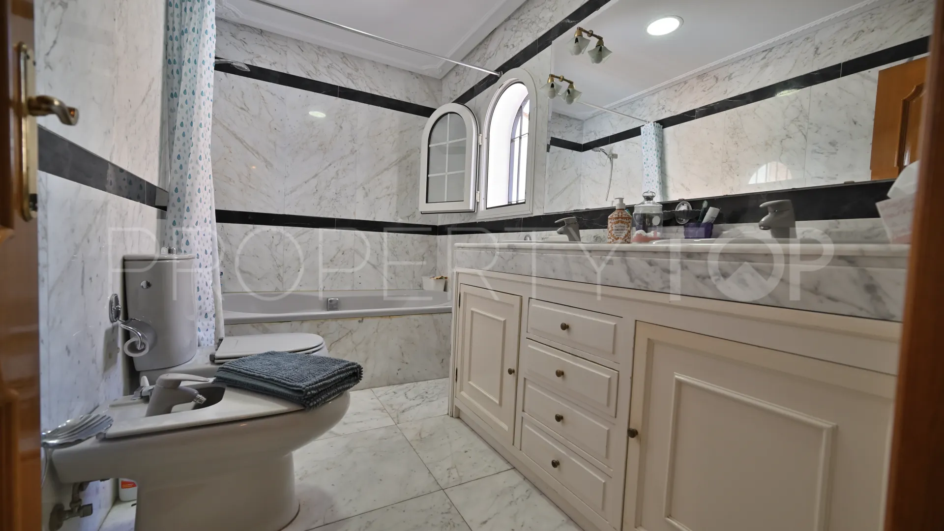 5 bedrooms house for sale in Fuengirola