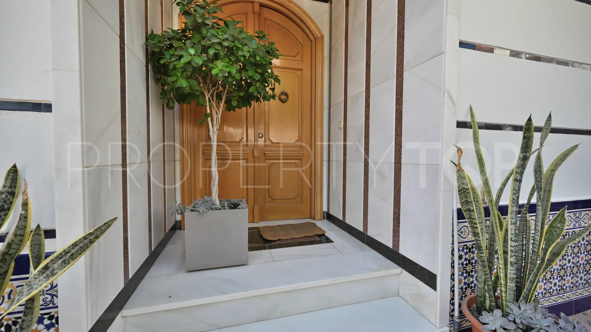 5 bedrooms house for sale in Fuengirola