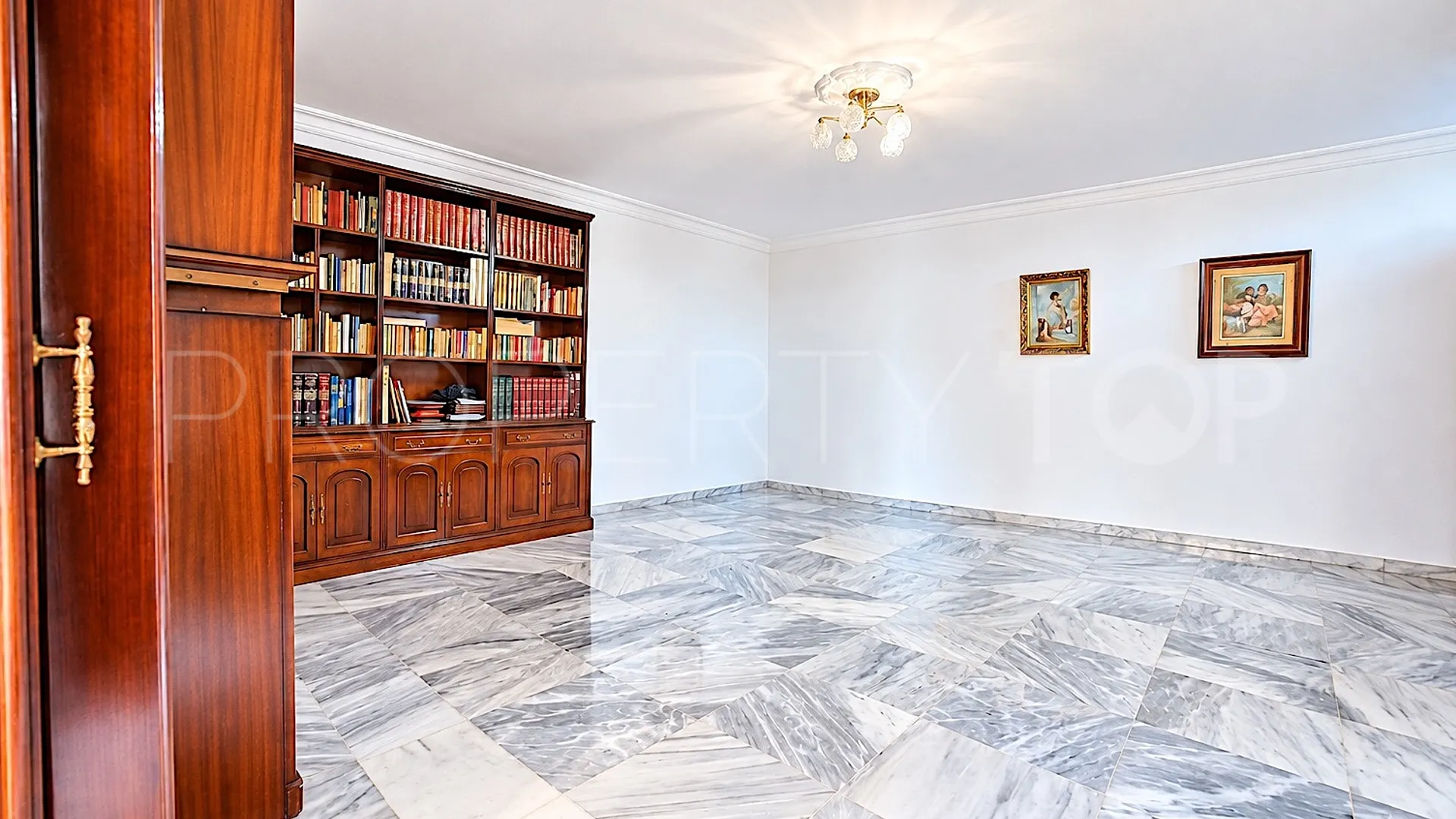 Casa en venta en Fuengirola con 5 dormitorios