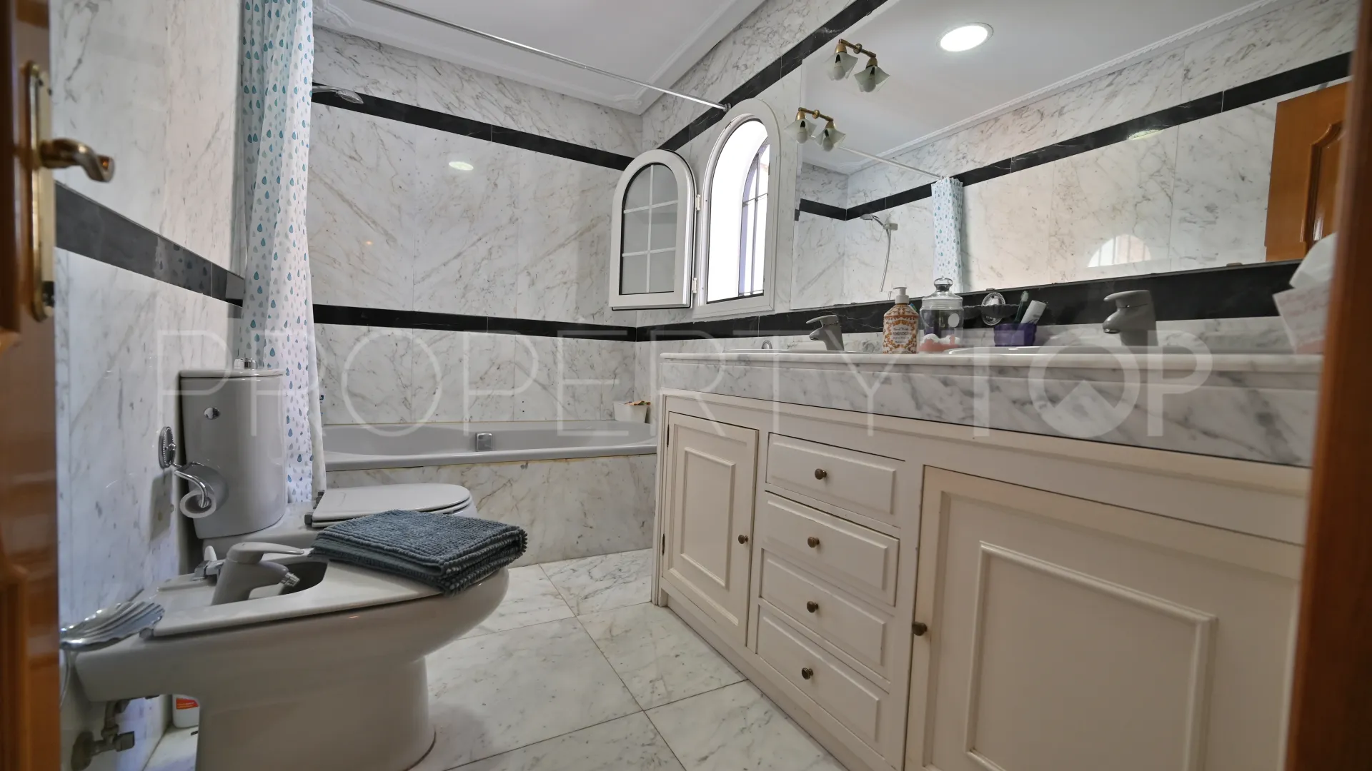 5 bedrooms house for sale in Fuengirola