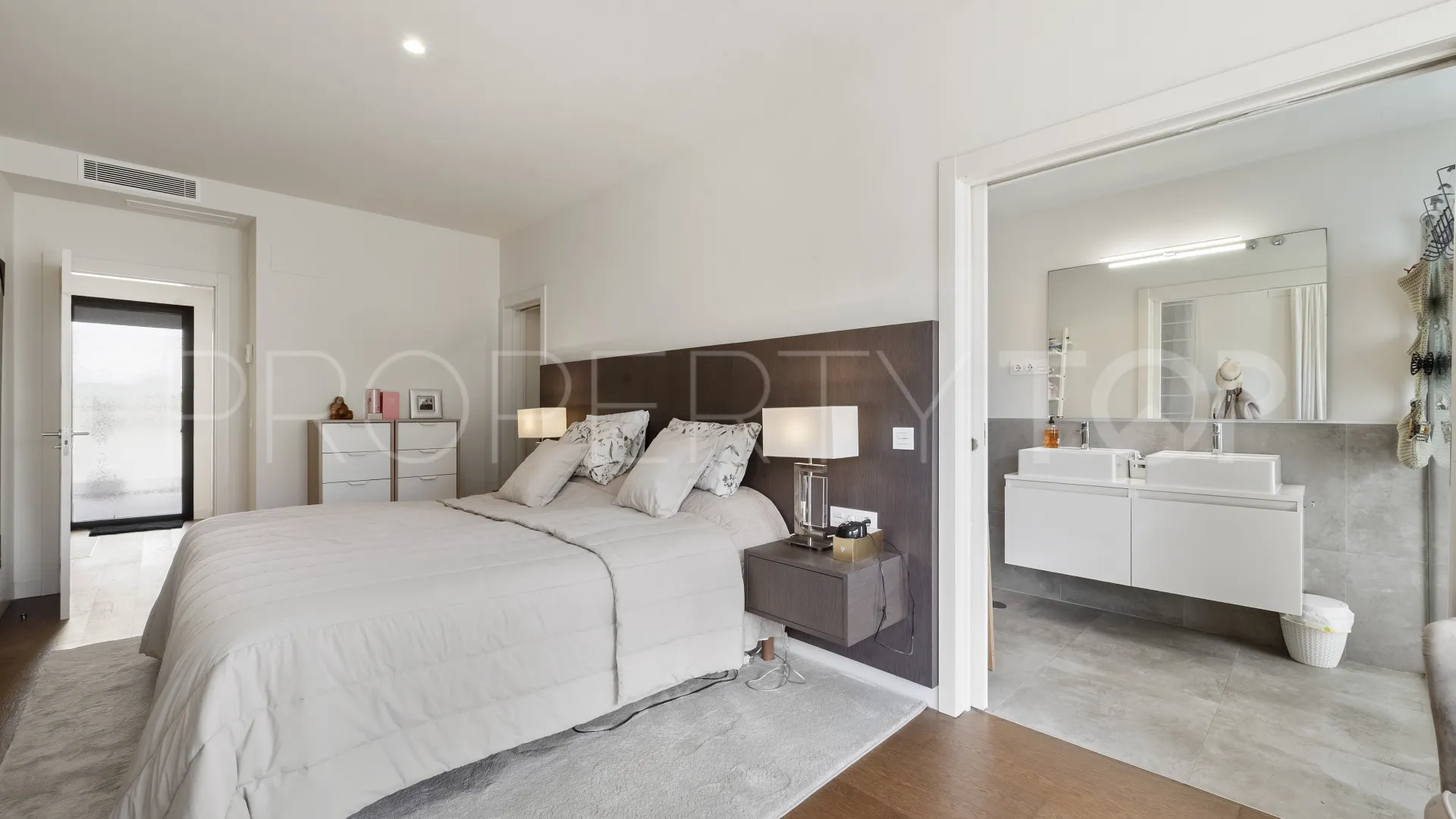 Cala de Mijas town house for sale