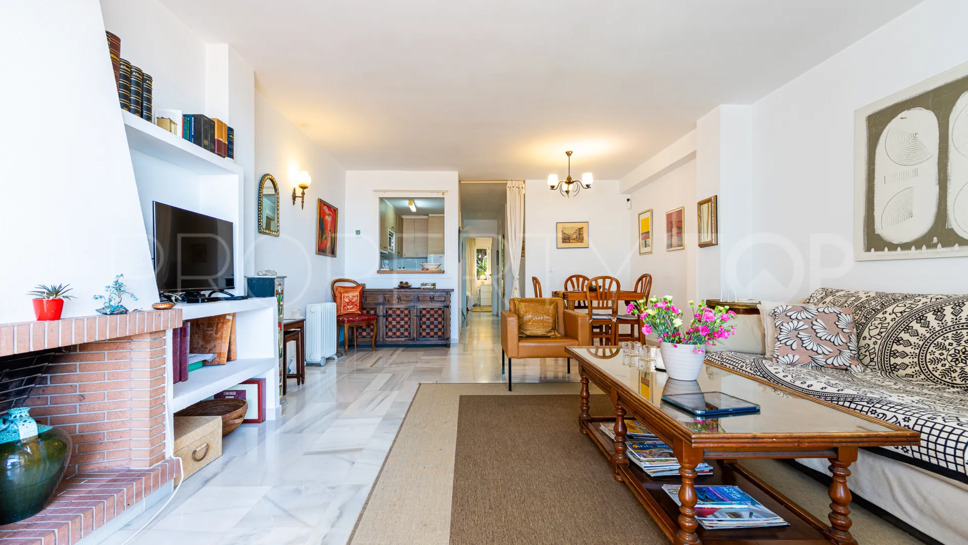 Calahonda, duplex planta baja con 2 dormitorios en venta